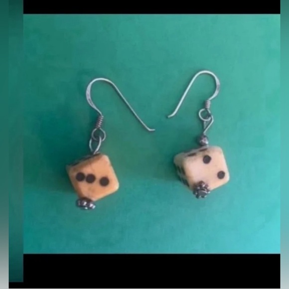 LAST CHANCE 🔥 Vintage Bone Sterling Silver Dice Set Earrings #7235 - Picture 4 of 8